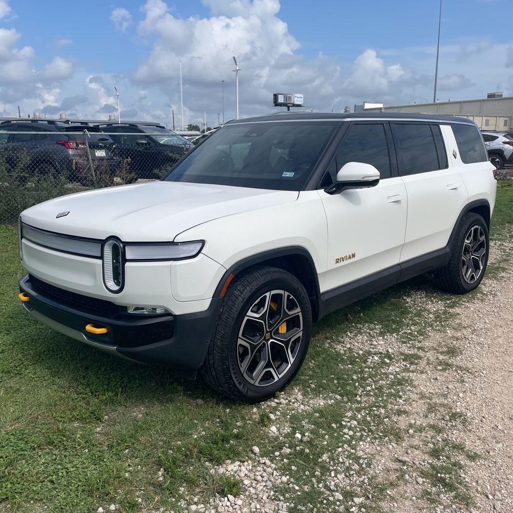 2023 Rivian R1S Adventure Quad-Motor