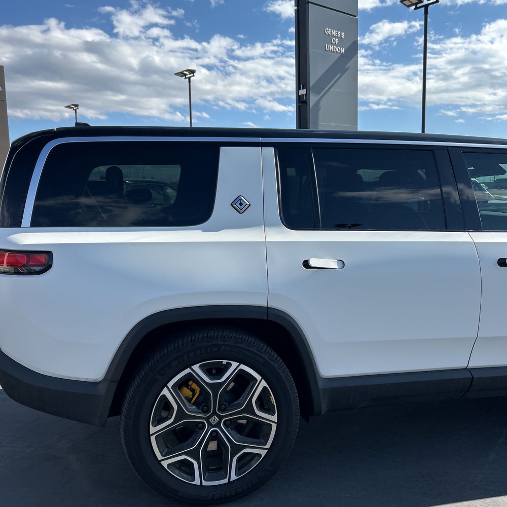 2023 Rivian R1S Adventure Quad-Motor