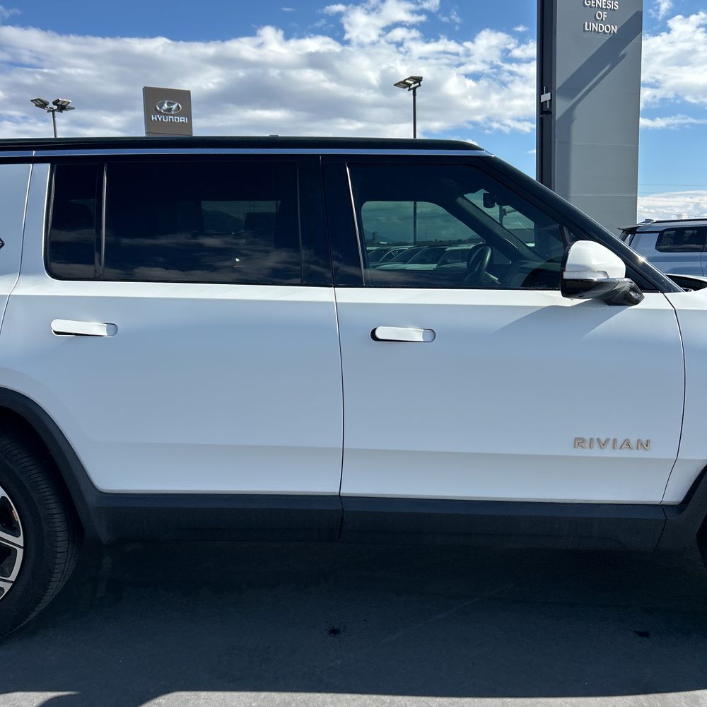 2023 Rivian R1S Adventure Quad-Motor