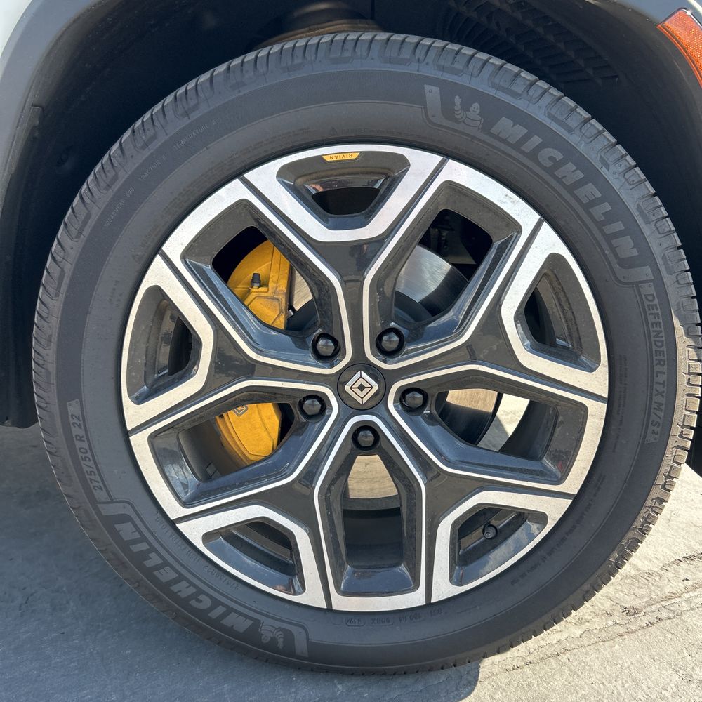 2023 Rivian R1S Adventure Quad-Motor