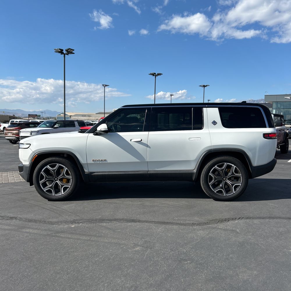 2023 Rivian R1S Adventure Quad-Motor