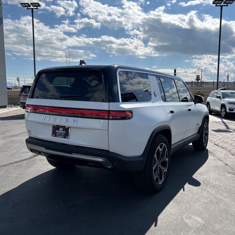 2023 Rivian R1S Adventure Quad-Motor