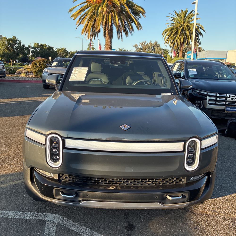 2023 Rivian R1S Adventure Quad-Motor