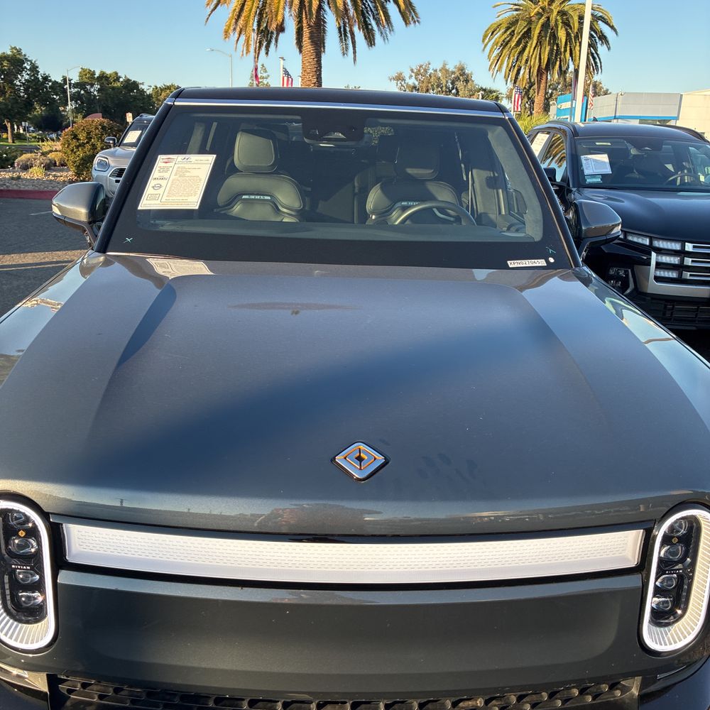 2023 Rivian R1S Adventure Quad-Motor
