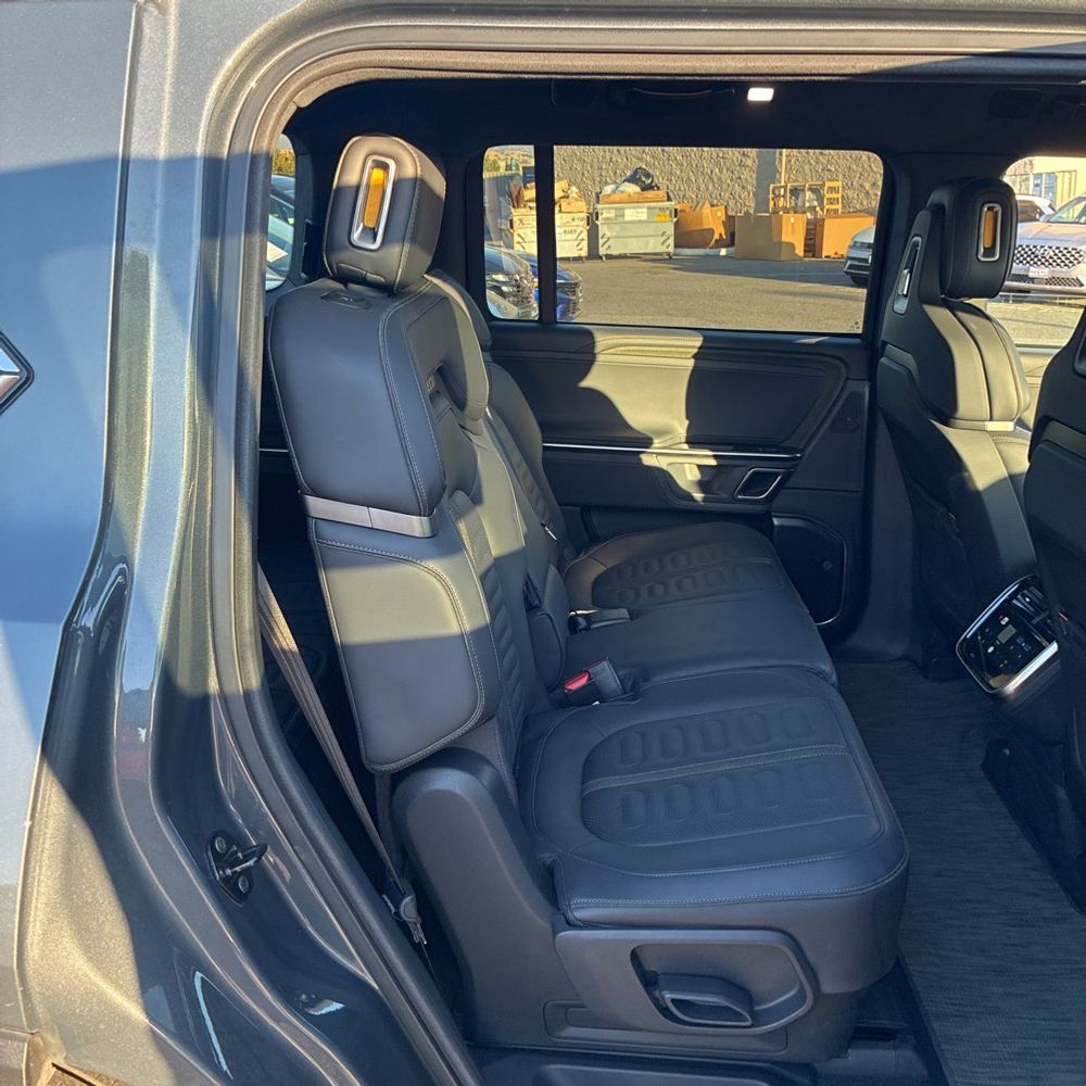 2023 Rivian R1S Adventure Quad-Motor