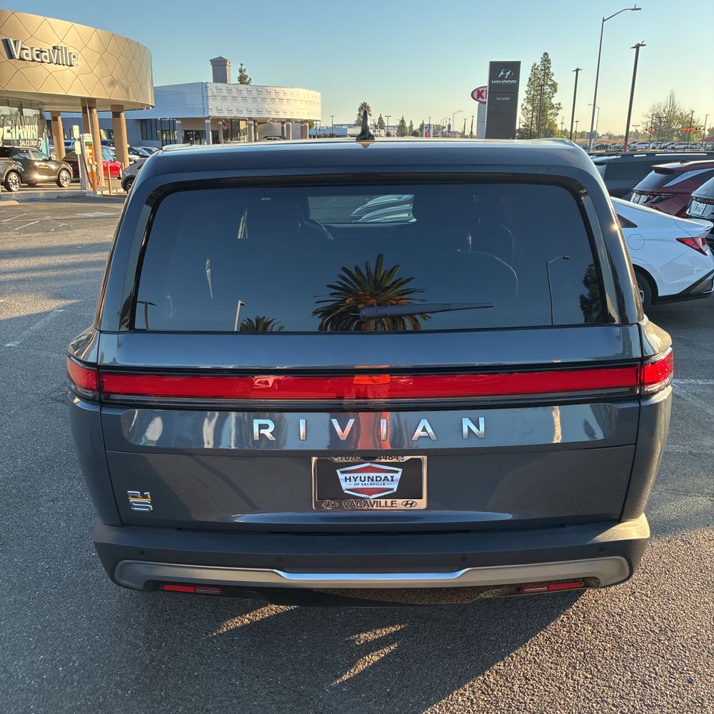 2023 Rivian R1S Adventure Quad-Motor