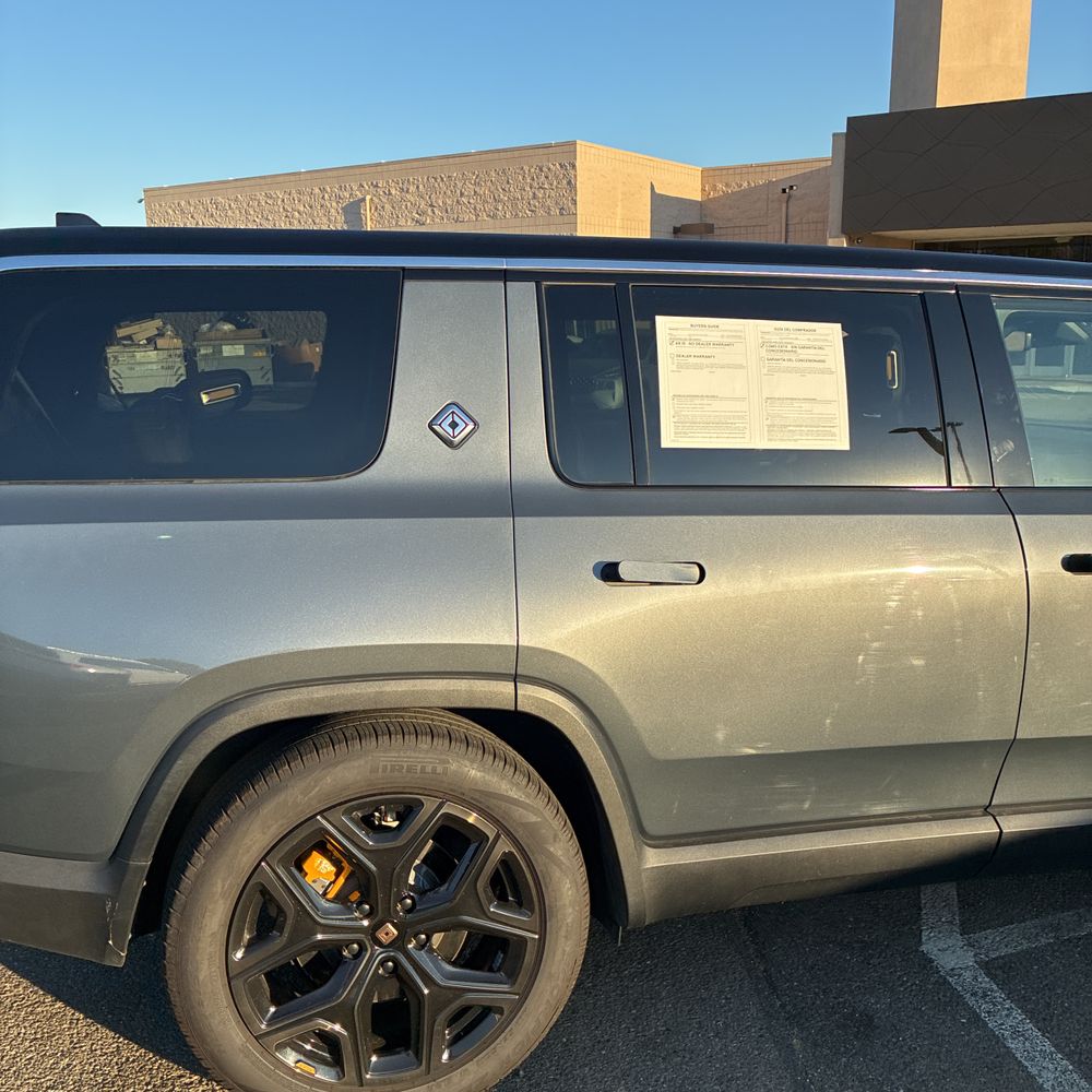 2023 Rivian R1S Adventure Quad-Motor