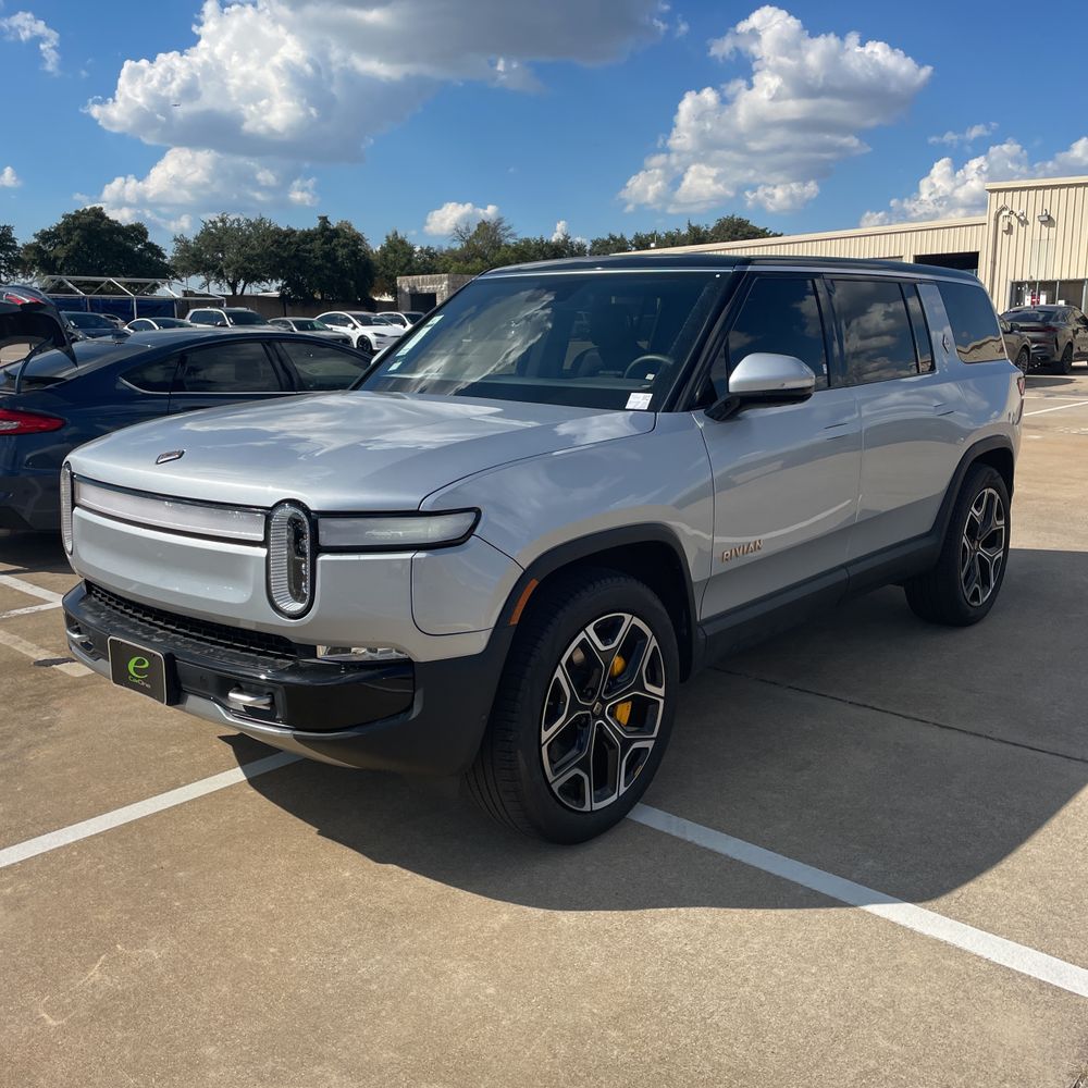 2022 Rivian R1S Launch Edition