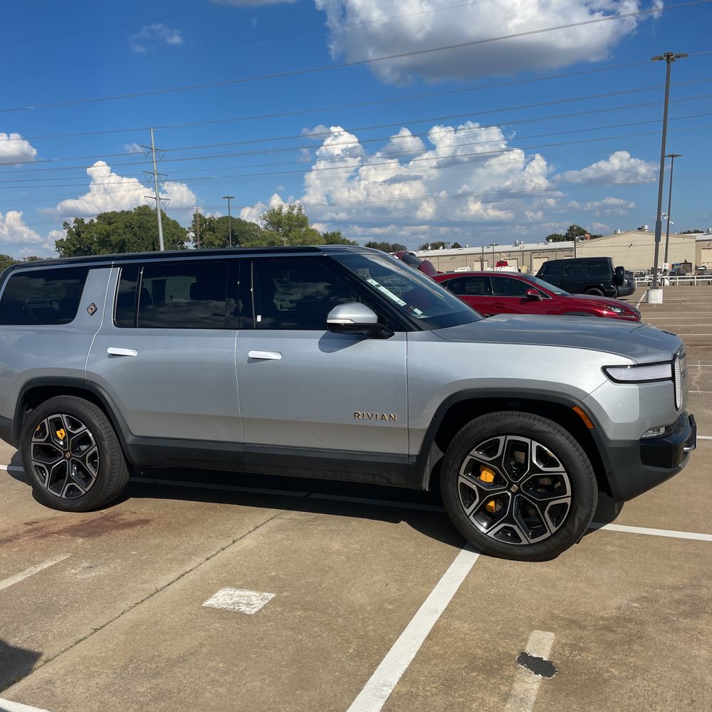 2022 Rivian R1S Launch Edition
