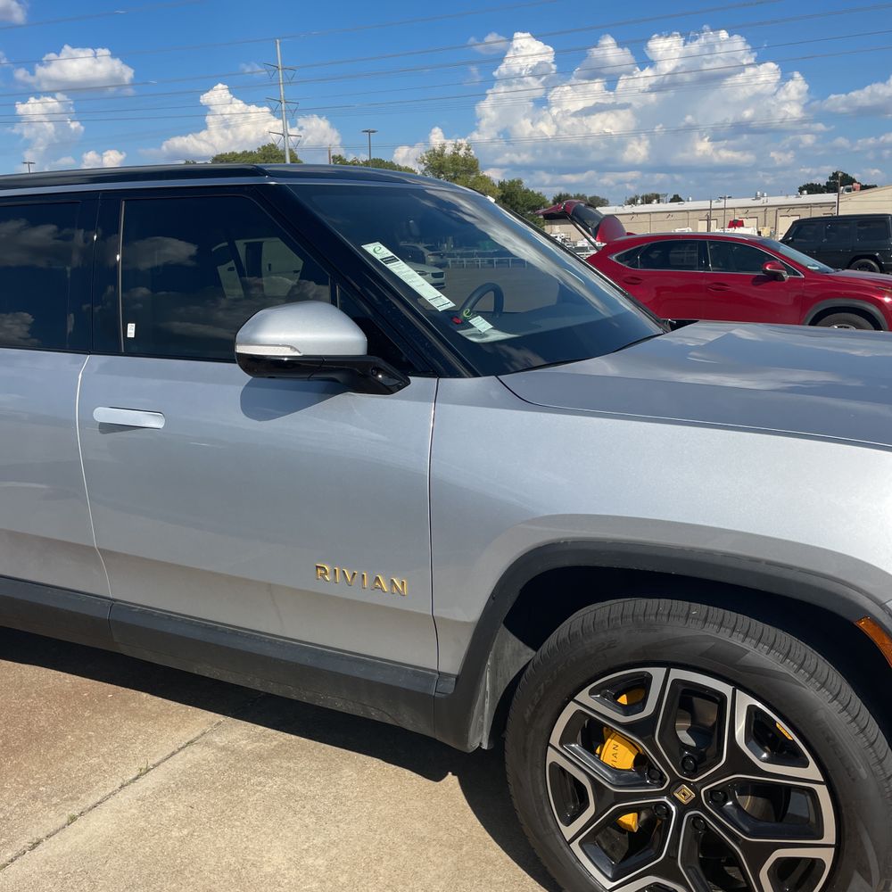 2022 Rivian R1S Launch Edition