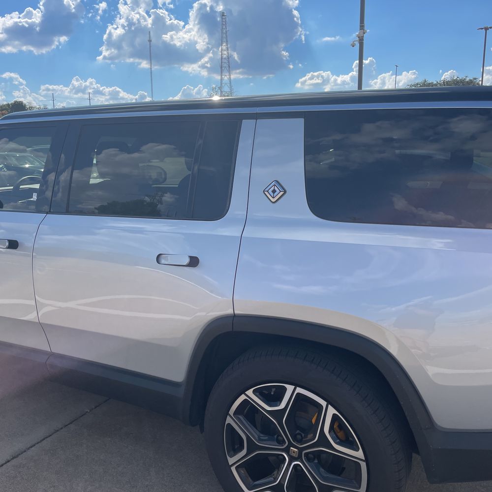 2022 Rivian R1S Launch Edition