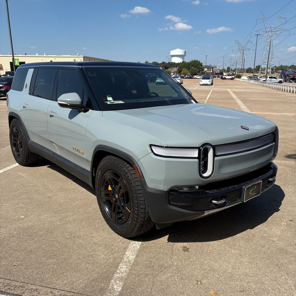 2023 Rivian R1S Launch Ed Quad-Motor