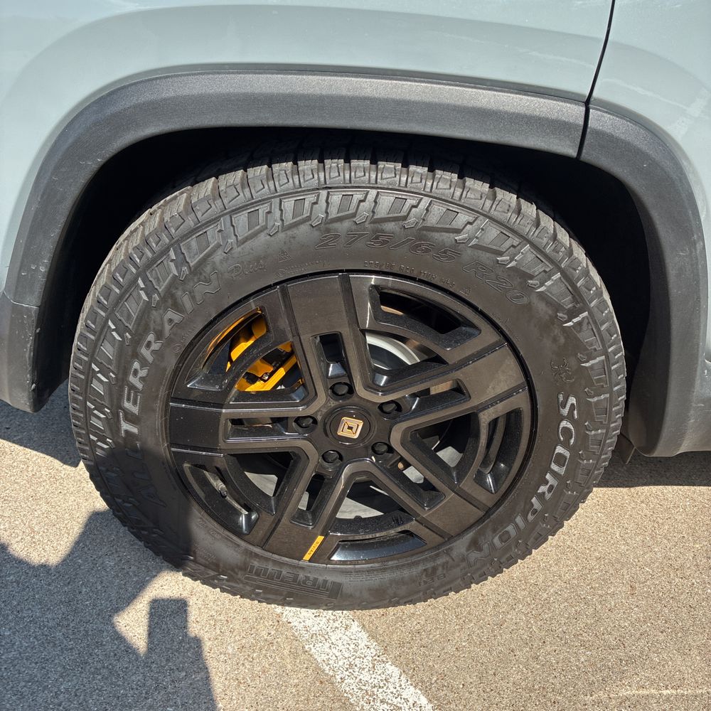2023 Rivian R1S Launch Ed Quad-Motor