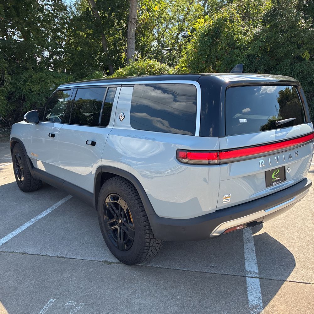2023 Rivian R1S Launch Ed Quad-Motor