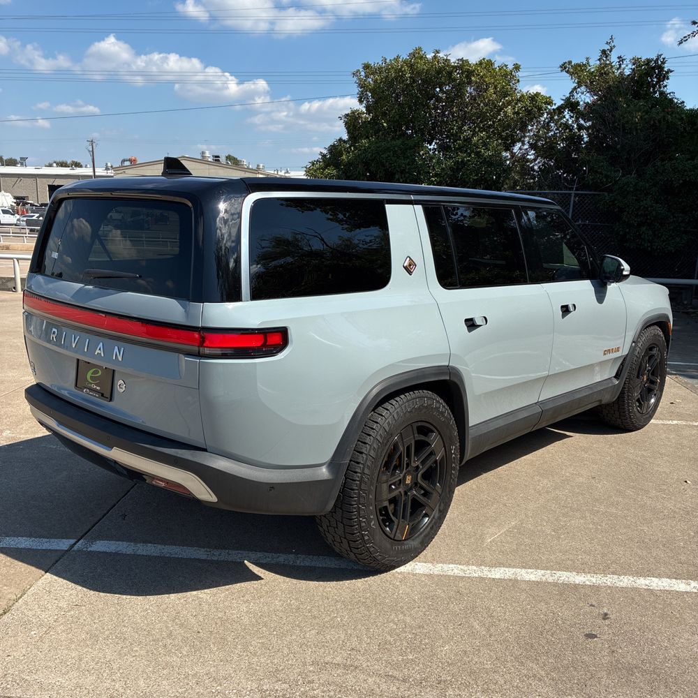 2023 Rivian R1S Launch Ed Quad-Motor