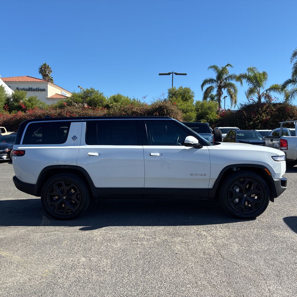 2023 Rivian R1S Adventure Dual-Motor