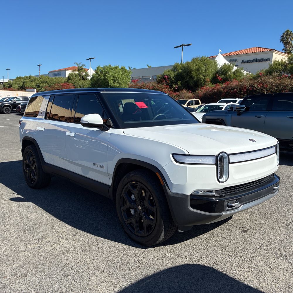 2023 Rivian R1S Adventure Dual-Motor