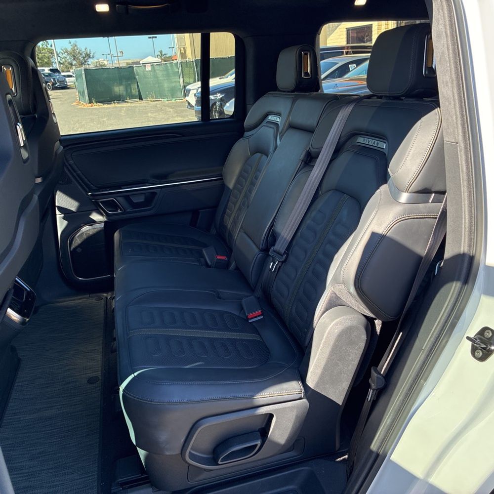 2023 Rivian R1S Adventure Dual-Motor