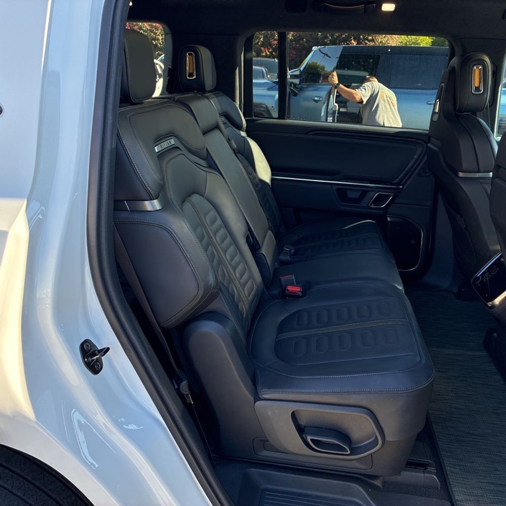 2023 Rivian R1S Adventure Dual-Motor