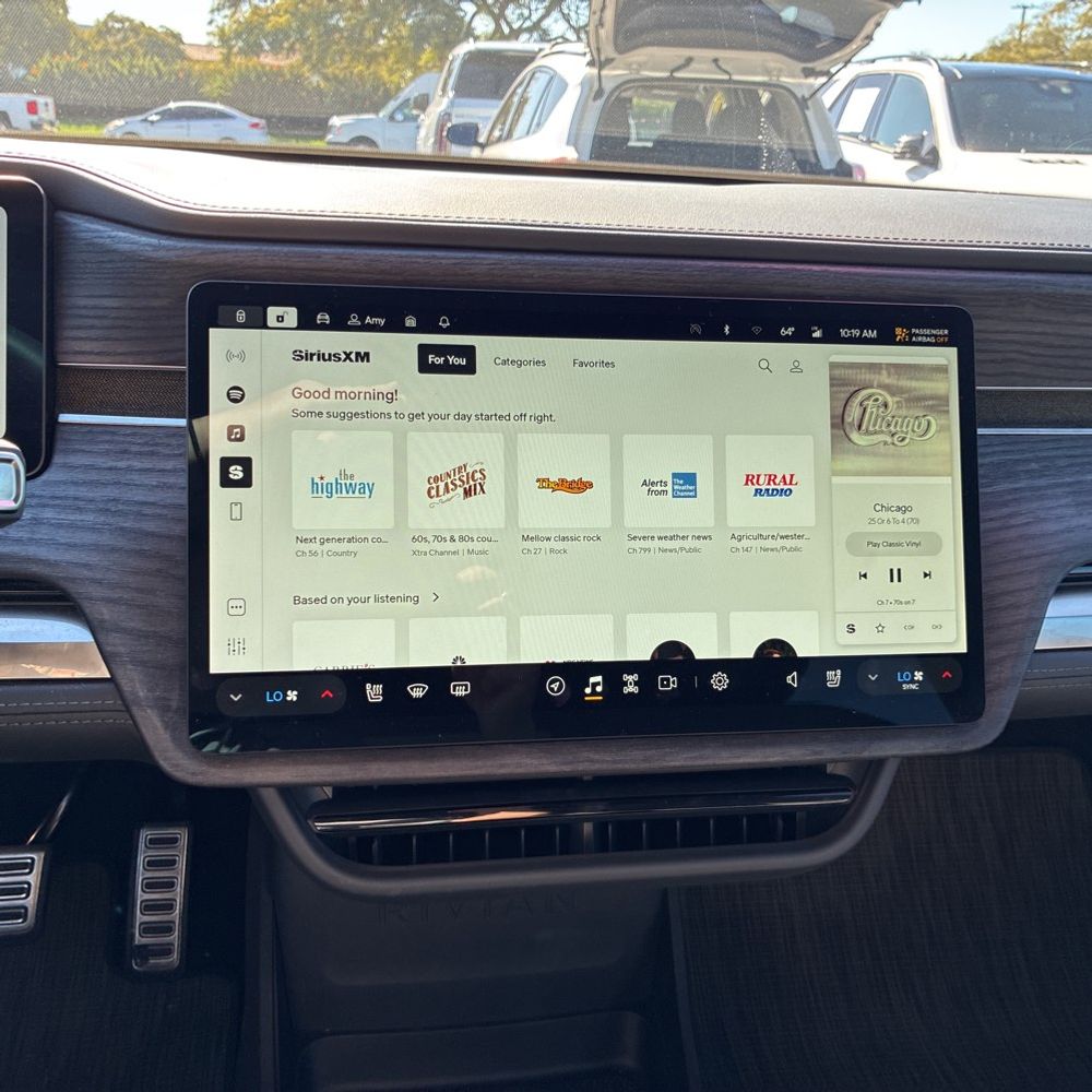 2023 Rivian R1S Adventure Dual-Motor