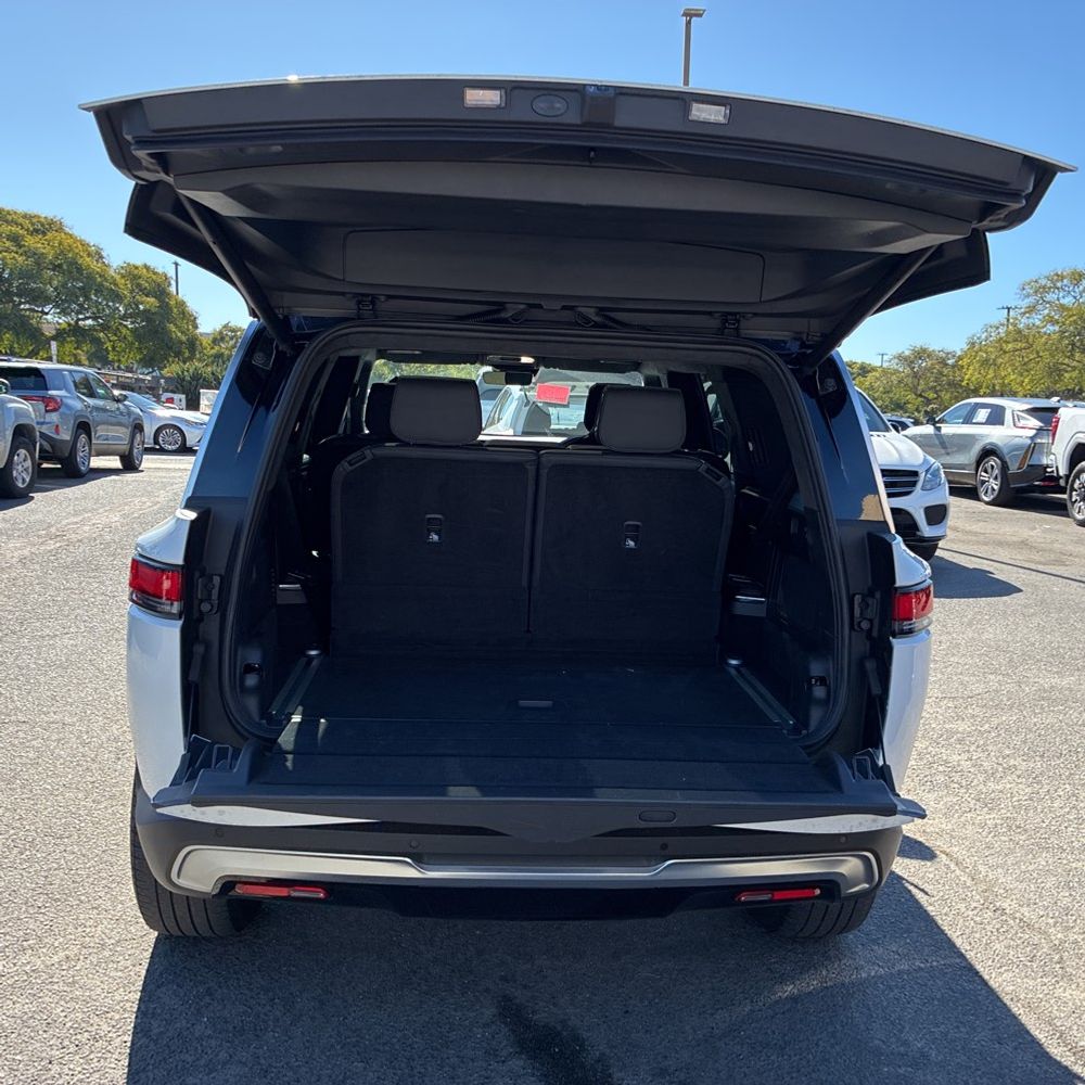 2023 Rivian R1S Adventure Dual-Motor