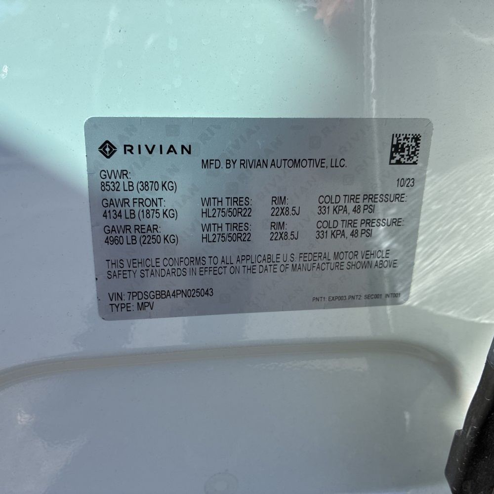 2023 Rivian R1S Adventure Dual-Motor