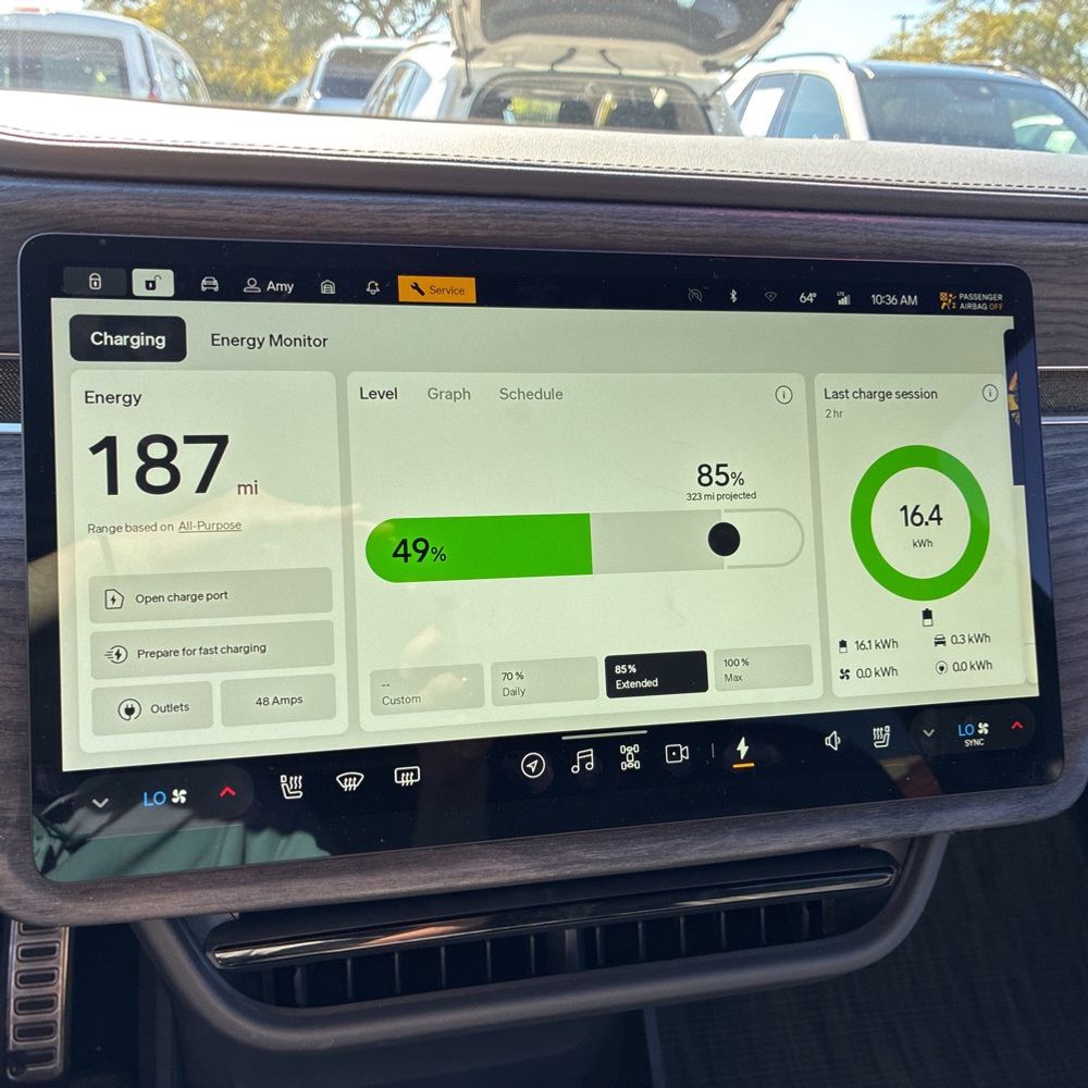 2023 Rivian R1S Adventure Dual-Motor