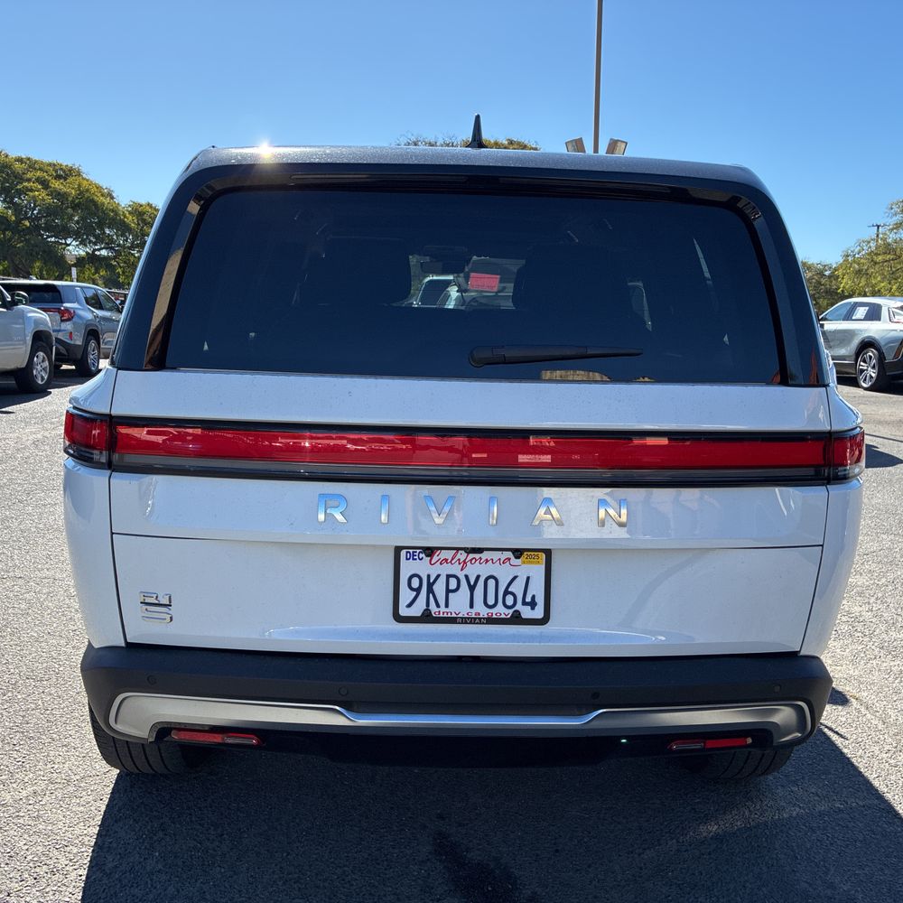 2023 Rivian R1S Adventure Dual-Motor
