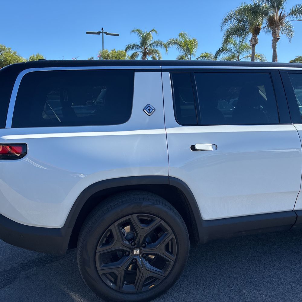 2023 Rivian R1S Adventure Dual-Motor