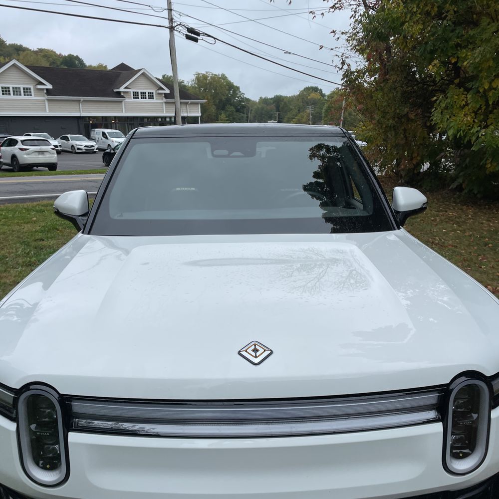 2025 Rivian R1S Adventure Dual-Motor
