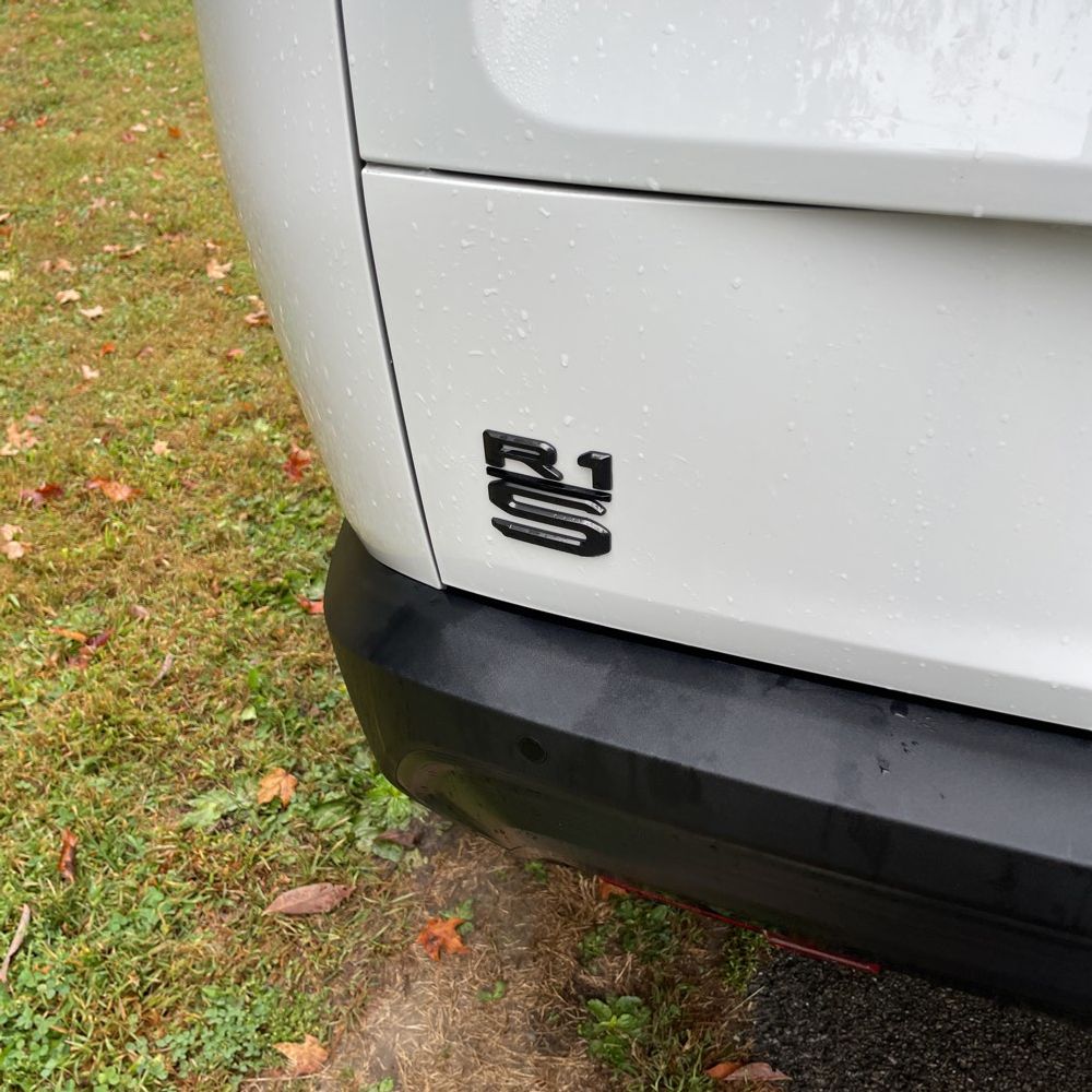 2025 Rivian R1S Adventure Dual-Motor