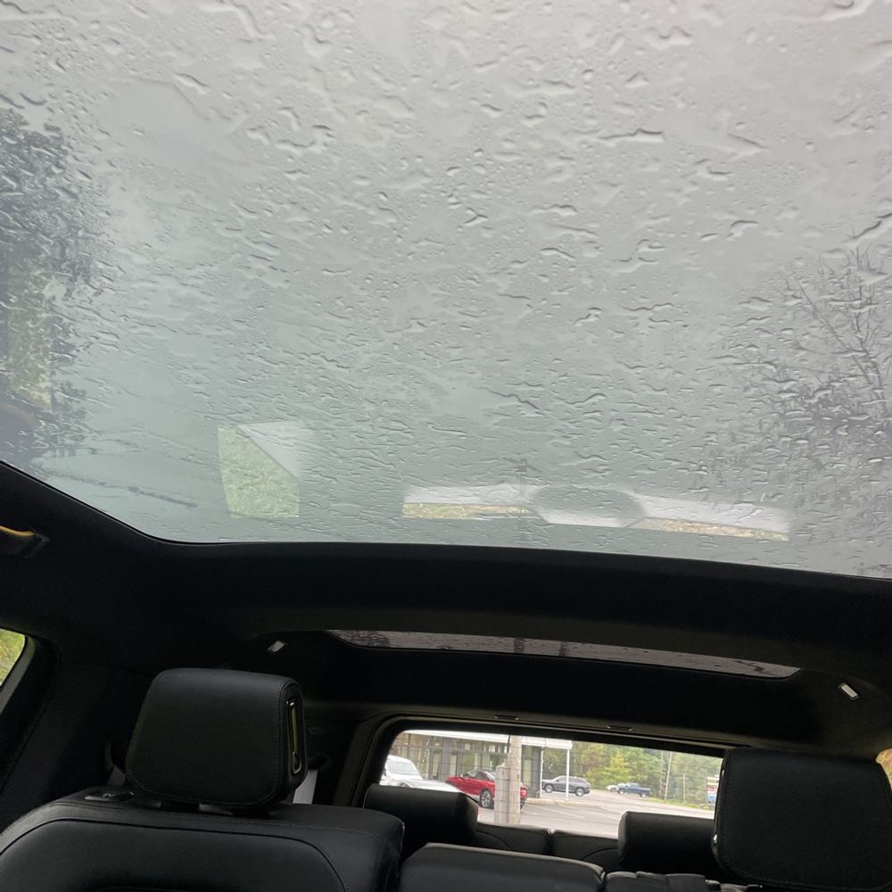 2025 Rivian R1S Adventure Dual-Motor