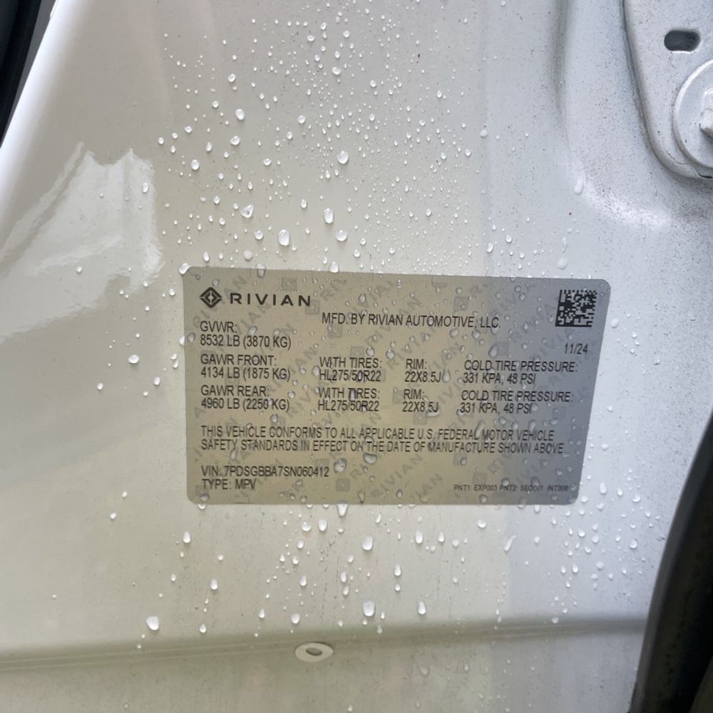 2025 Rivian R1S Adventure Dual-Motor