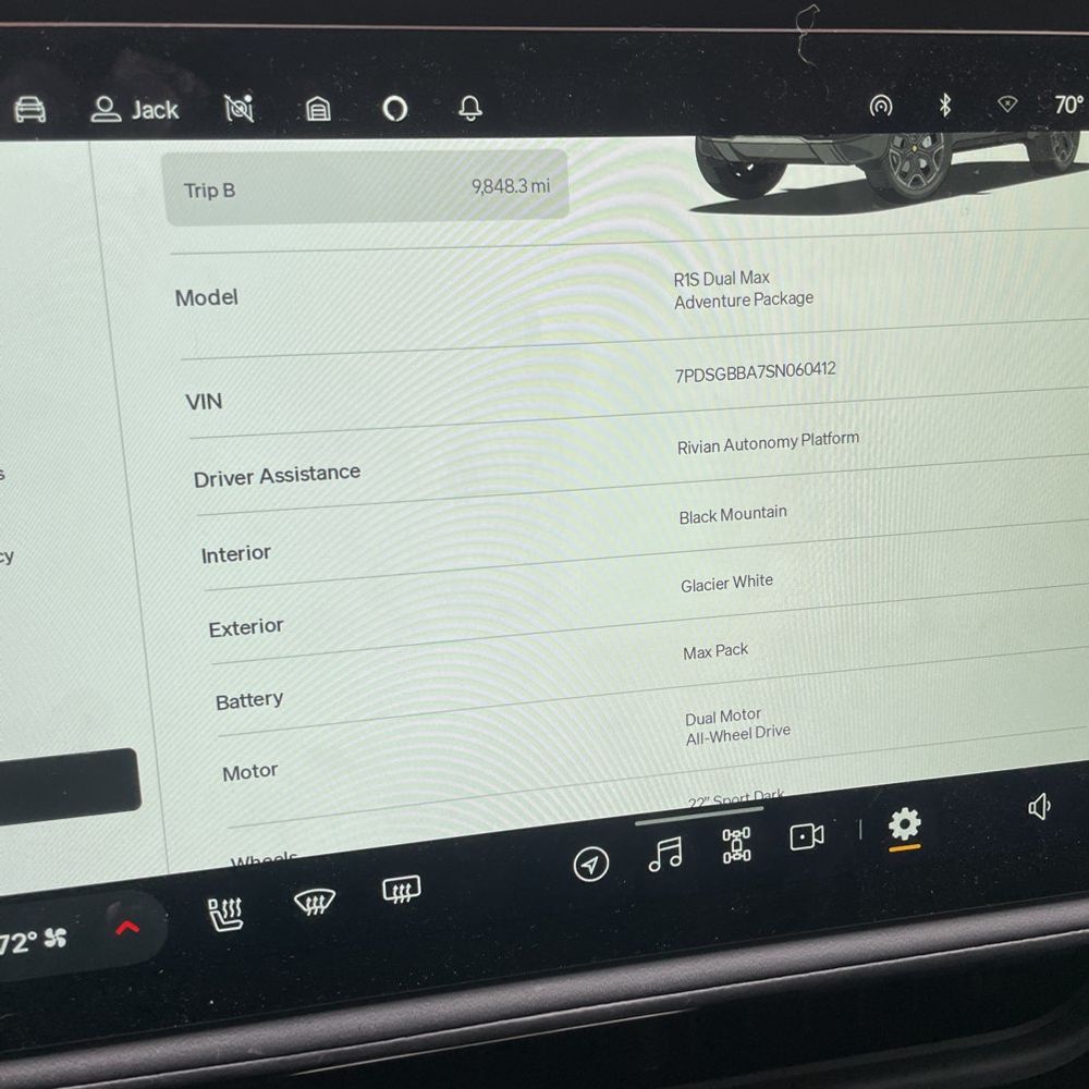 2025 Rivian R1S Adventure Dual-Motor
