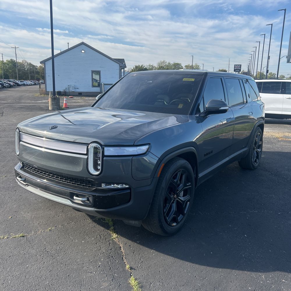 2024 Rivian R1S Adventure Dual-Motor