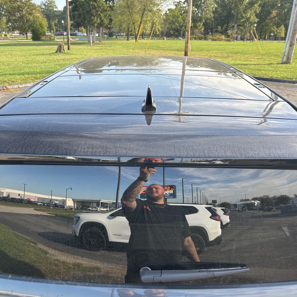 2024 Rivian R1S Adventure Dual-Motor
