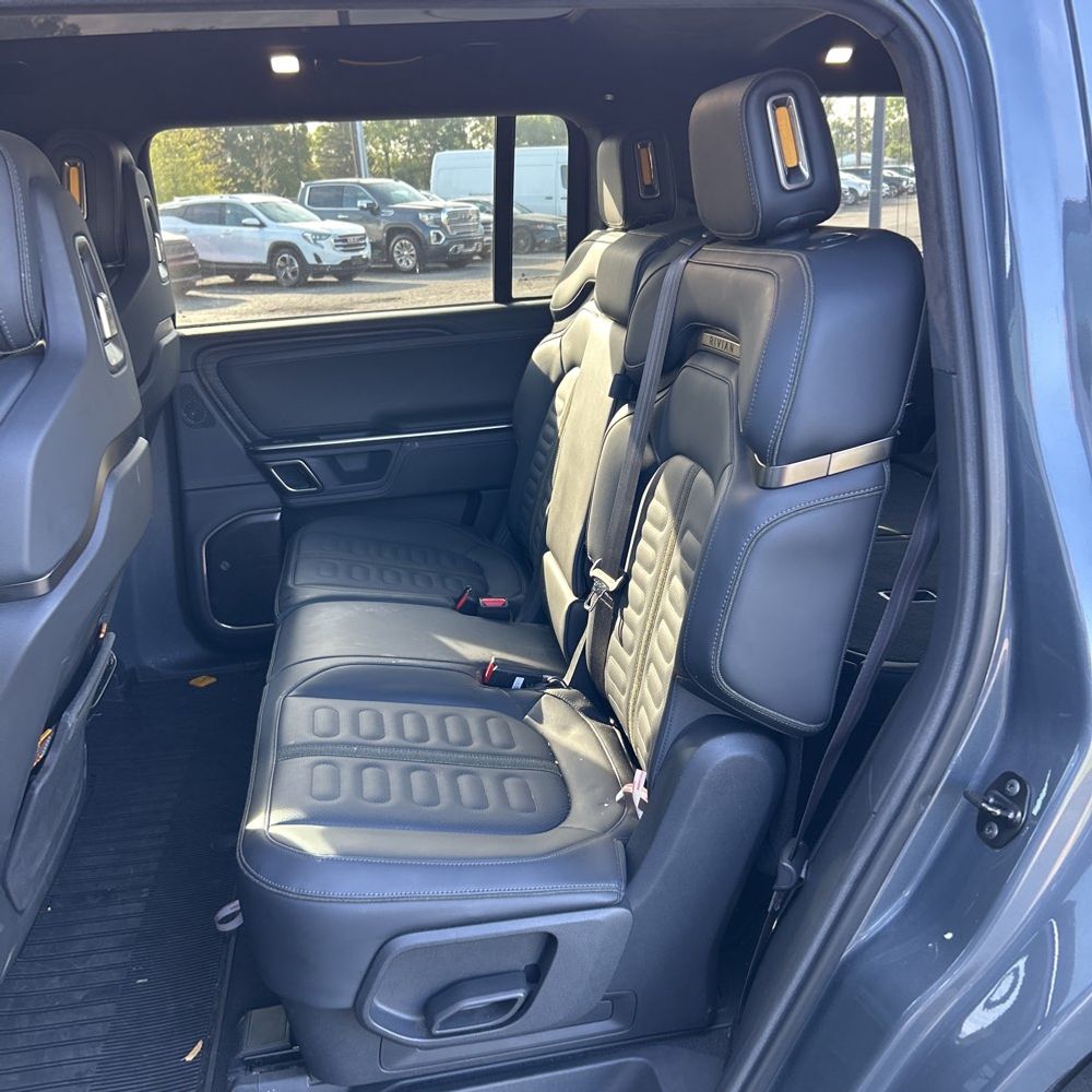 2024 Rivian R1S Adventure Dual-Motor