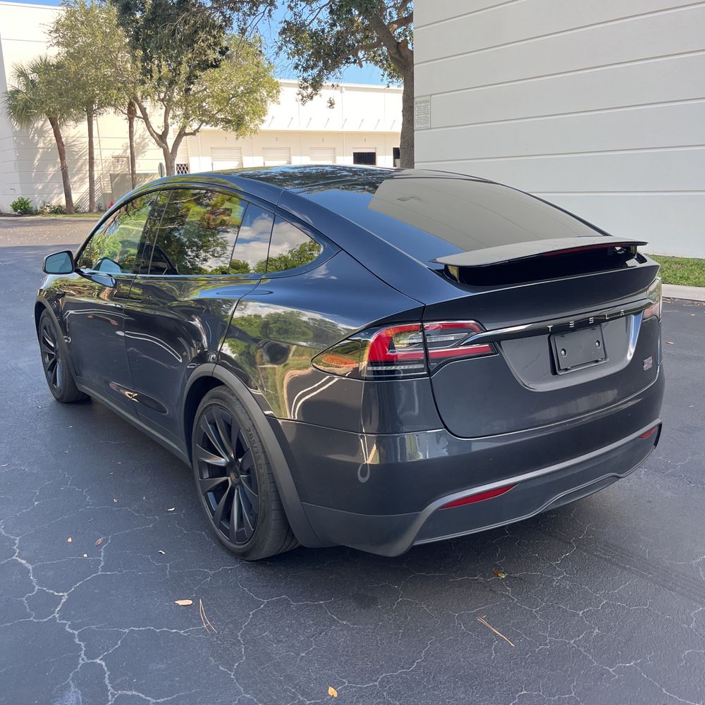 2024 Tesla Model X Plaid