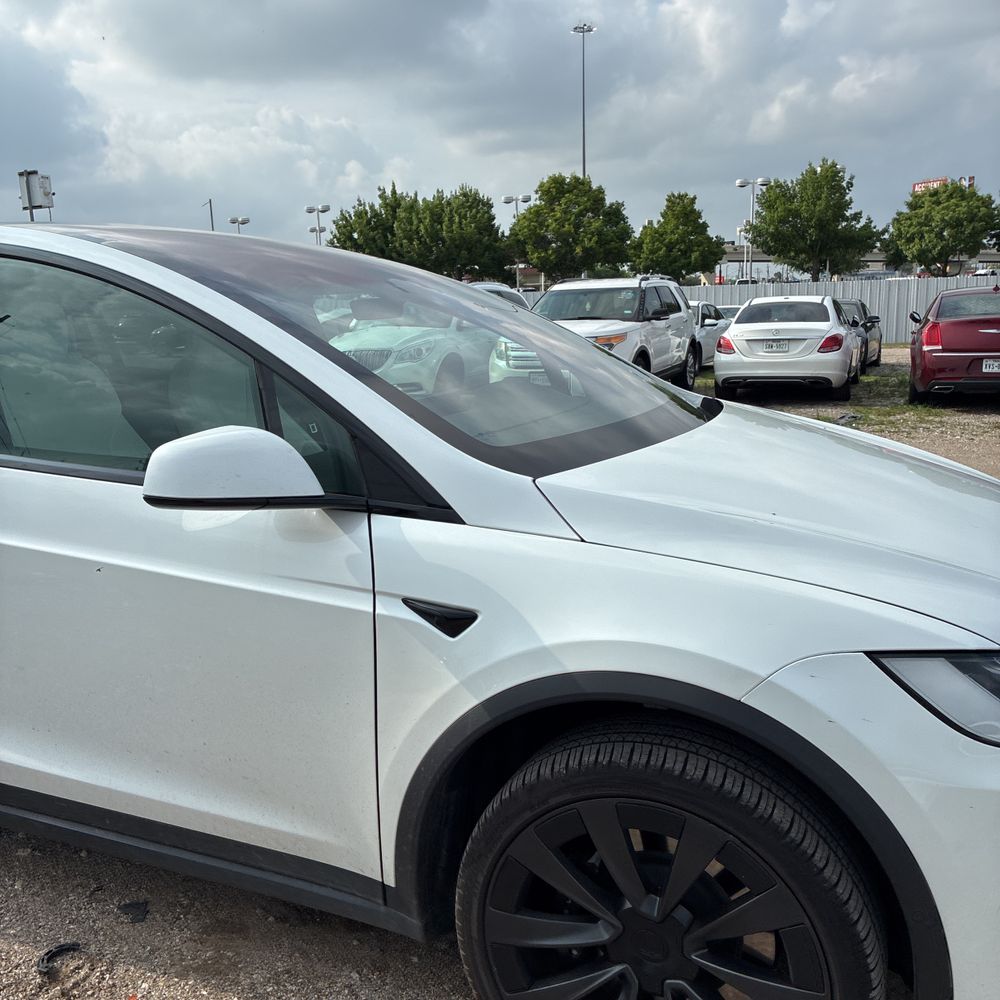 2022 Tesla Model X Base