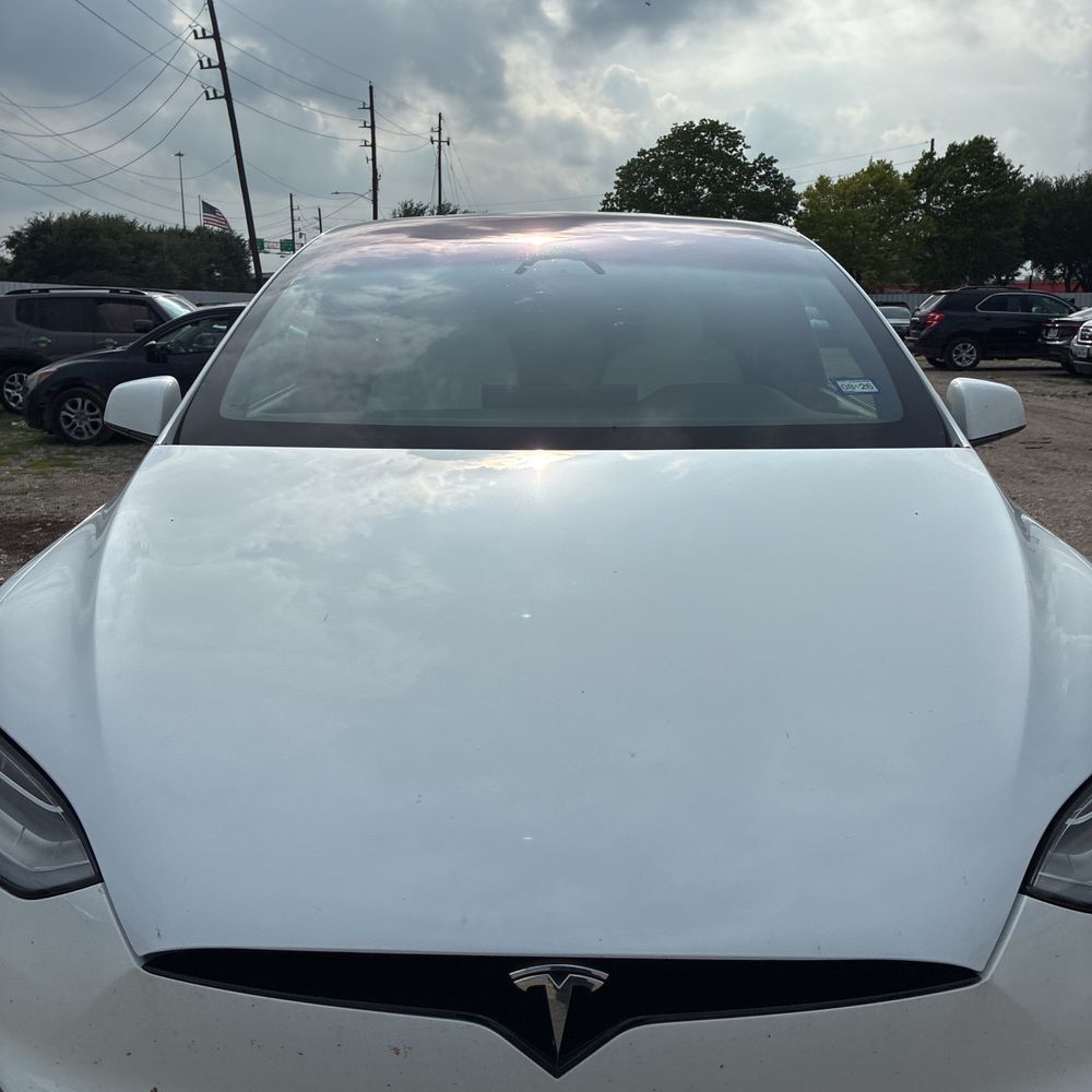 2022 Tesla Model X Base