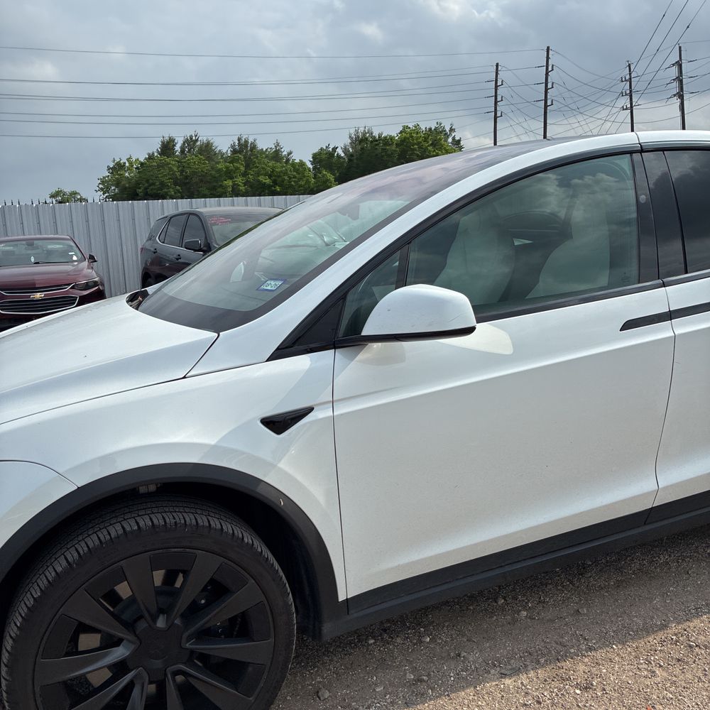 2022 Tesla Model X Base