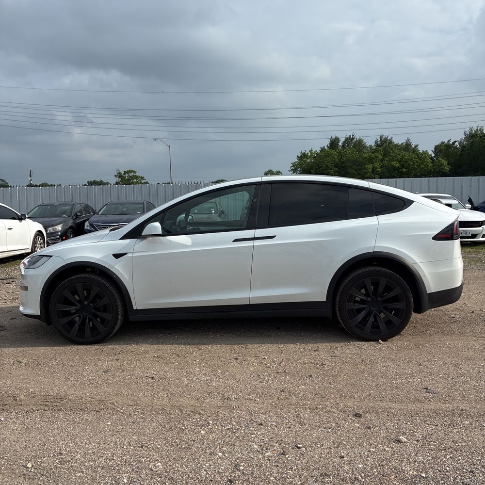2022 Tesla Model X Base