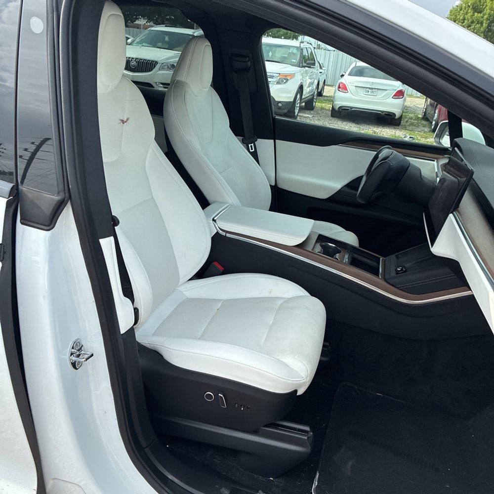 2022 Tesla Model X Base