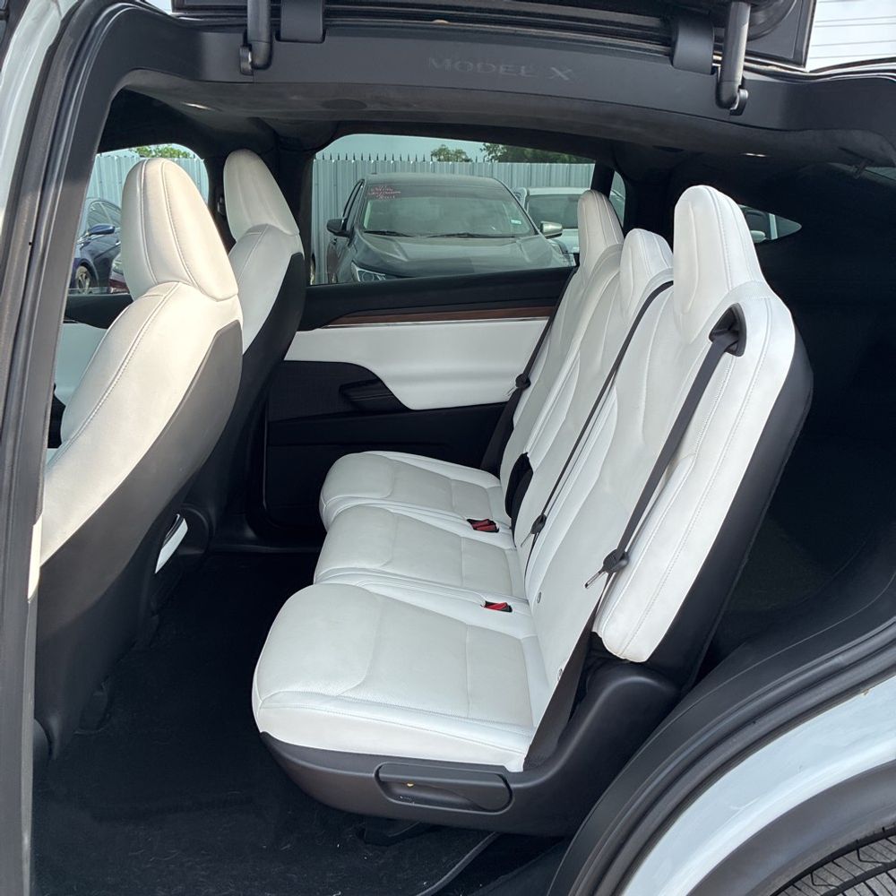 2022 Tesla Model X Base