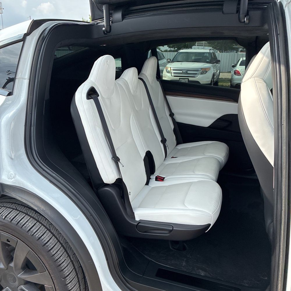 2022 Tesla Model X Base