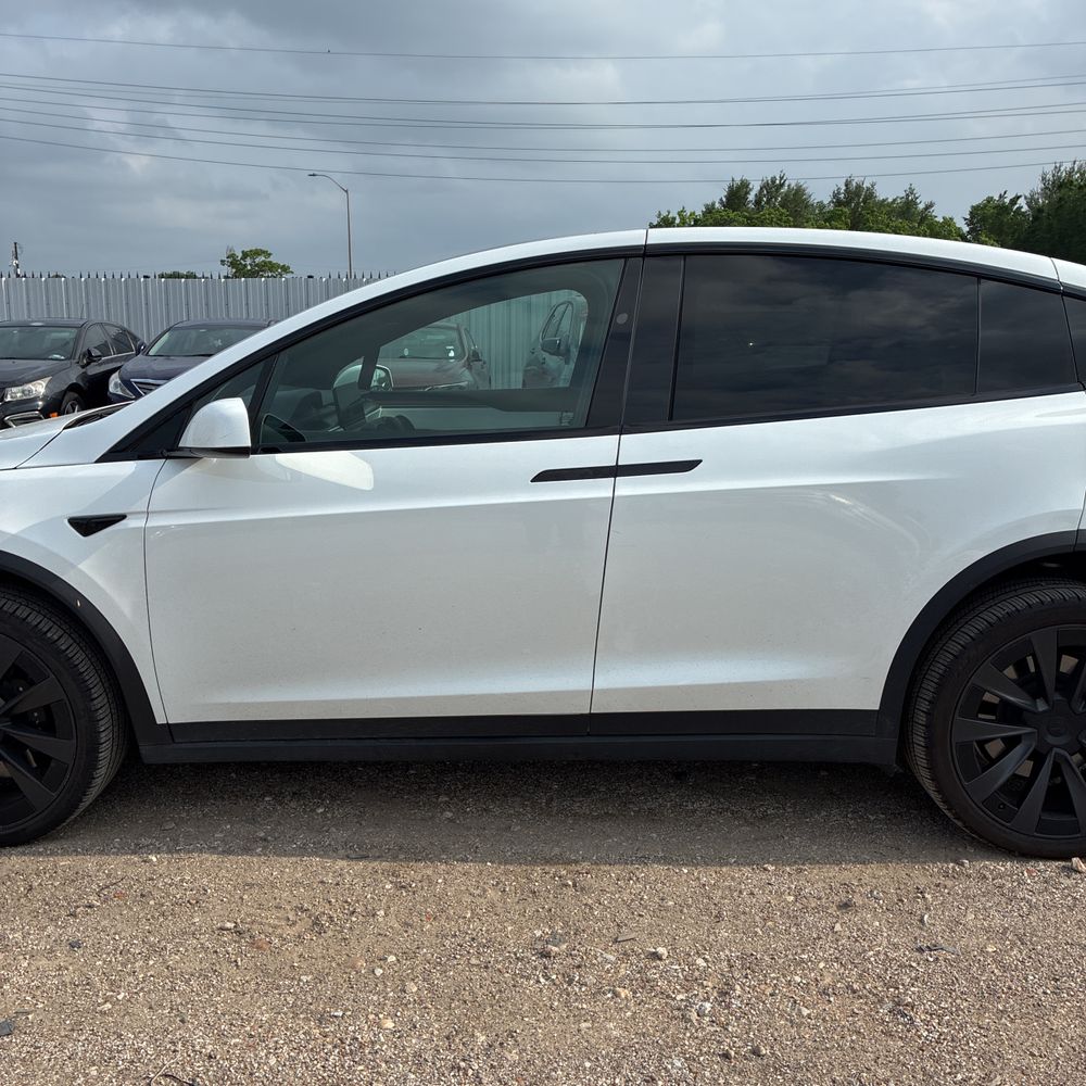 2022 Tesla Model X Base