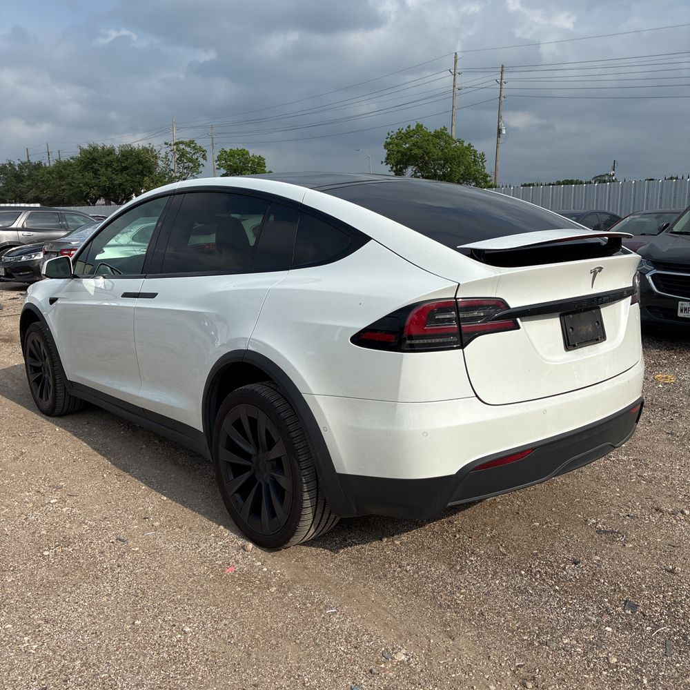 2022 Tesla Model X Base