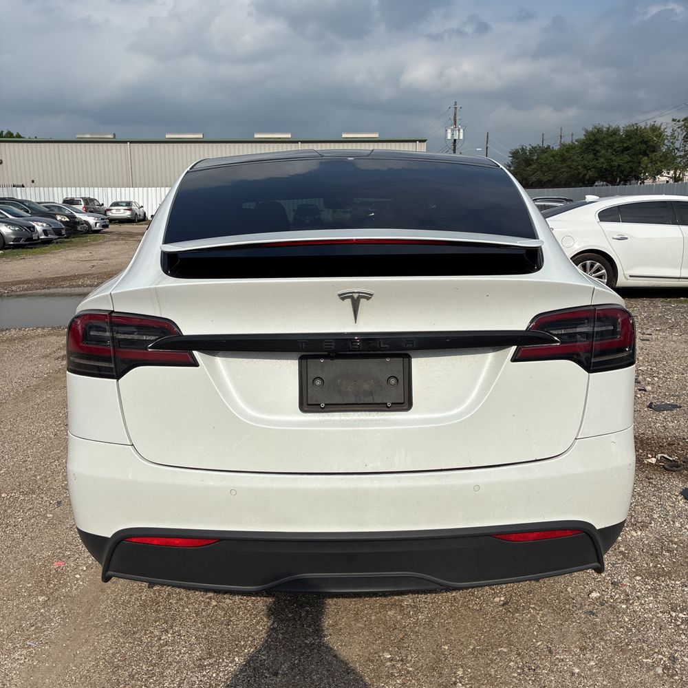 2022 Tesla Model X Base