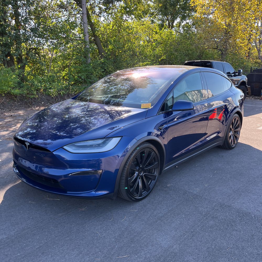 2022 Tesla Model X Standard Range