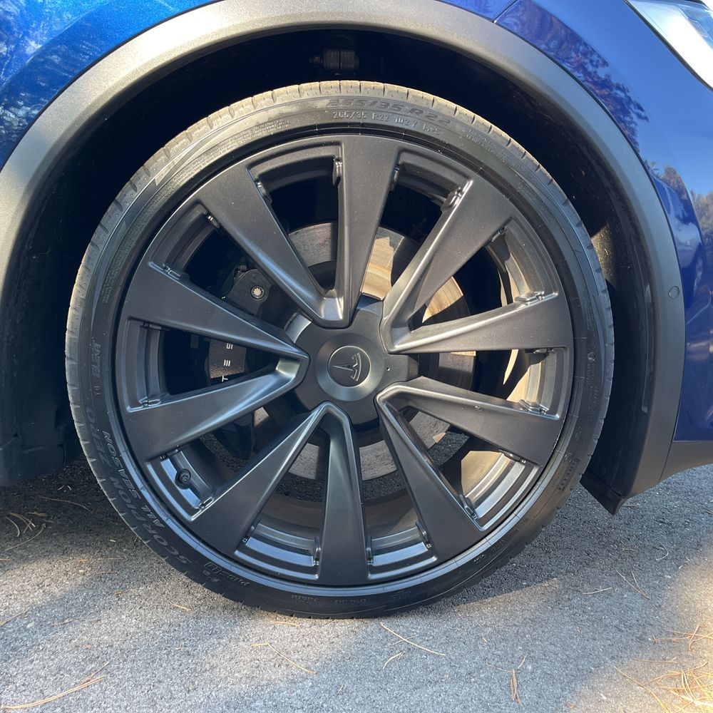 2022 Tesla Model X Standard Range